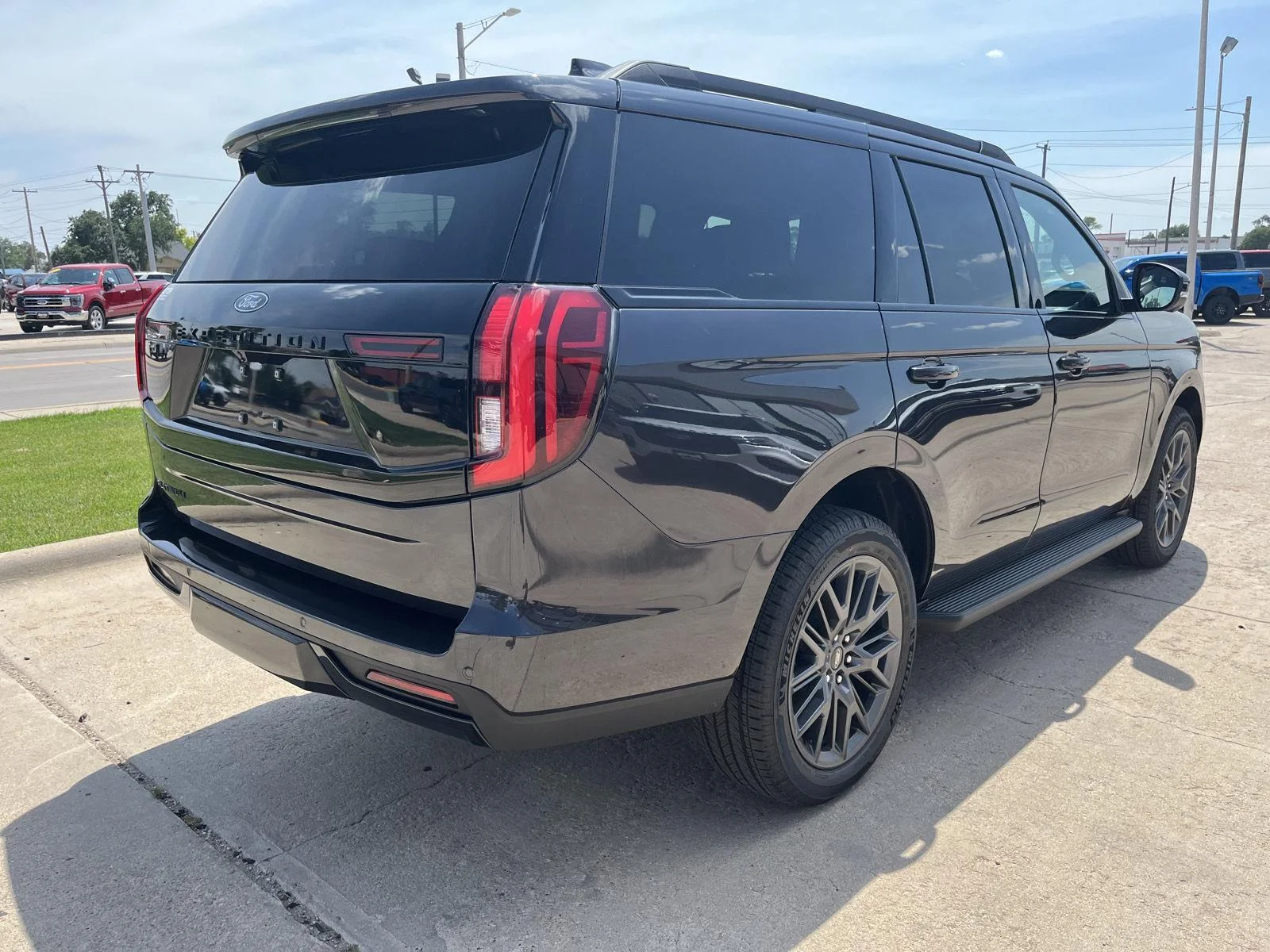 New 2026 Dark Matter Gray Metallic Ford Platinum® image 6