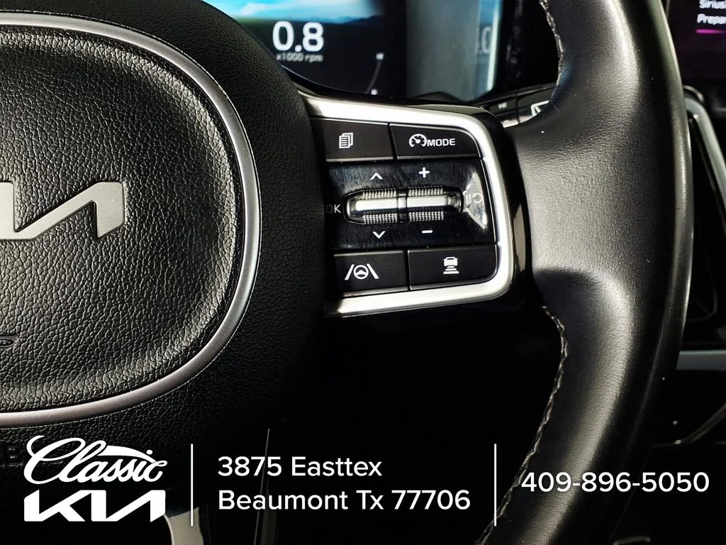 Used 2023 White Kia SX image 22