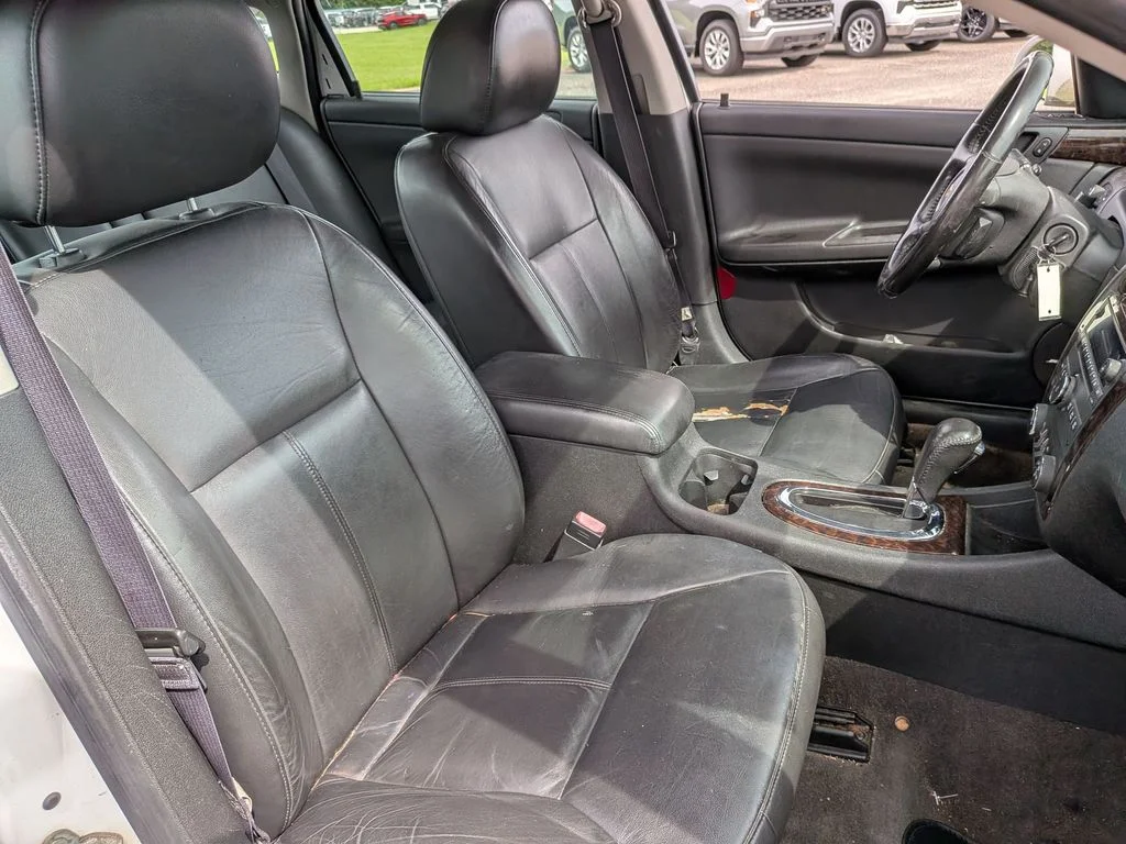 Used 2014 White Chevrolet LTZ image 18