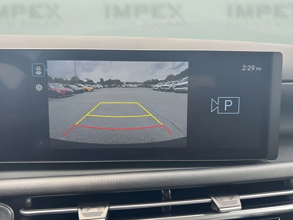Used 2025 White Hyundai SEL image 19
