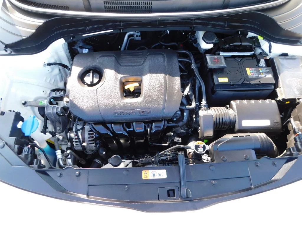 Used 2025 White Kia LX image 35