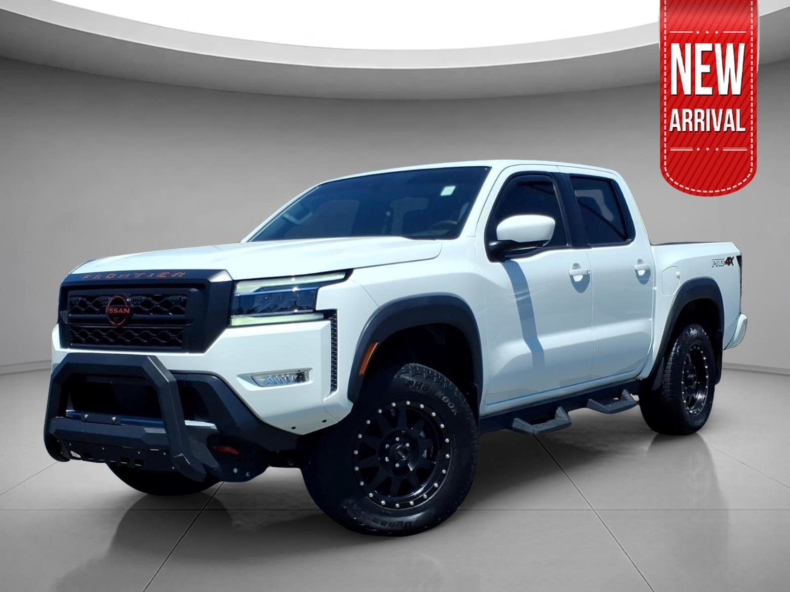 2023 Nissan Frontier PRO-4X Crew Cab 4X4's photo