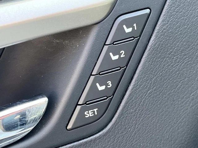 Used 2018 White Lexus 350L image 32