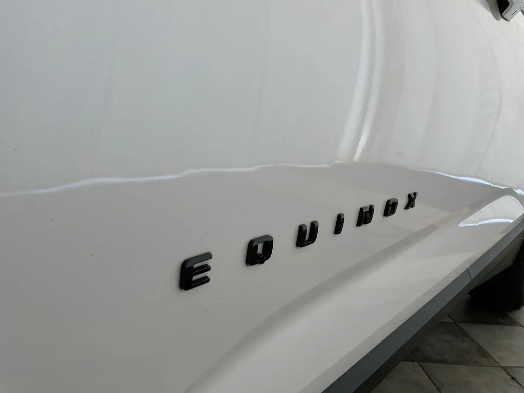 Used 2025 Iridescent Pearl Tricoat Chevrolet RS image 31
