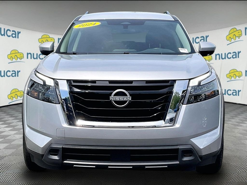 Used 2024 Silver Nissan SV image 2