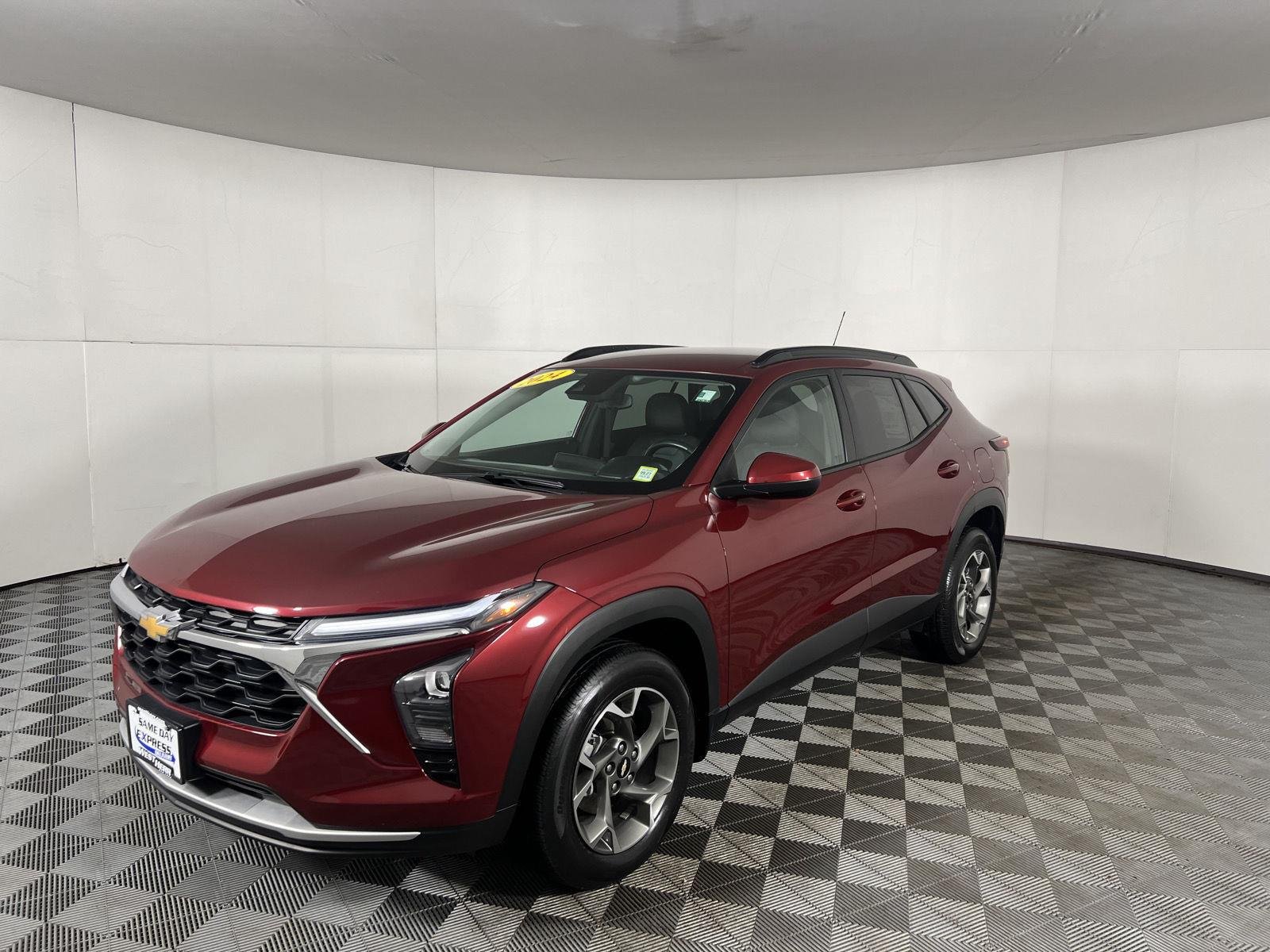 Used 2024 Crimson Metallic Chevrolet LT image 3