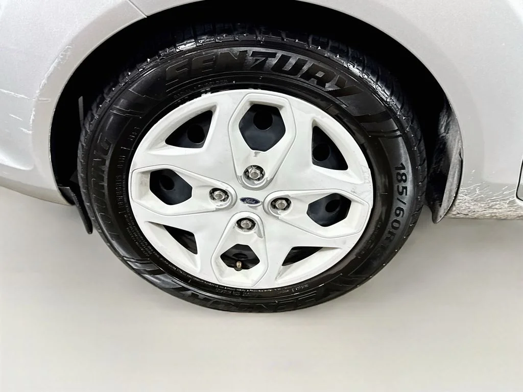 Used 2013 Silver Ford SE image 36