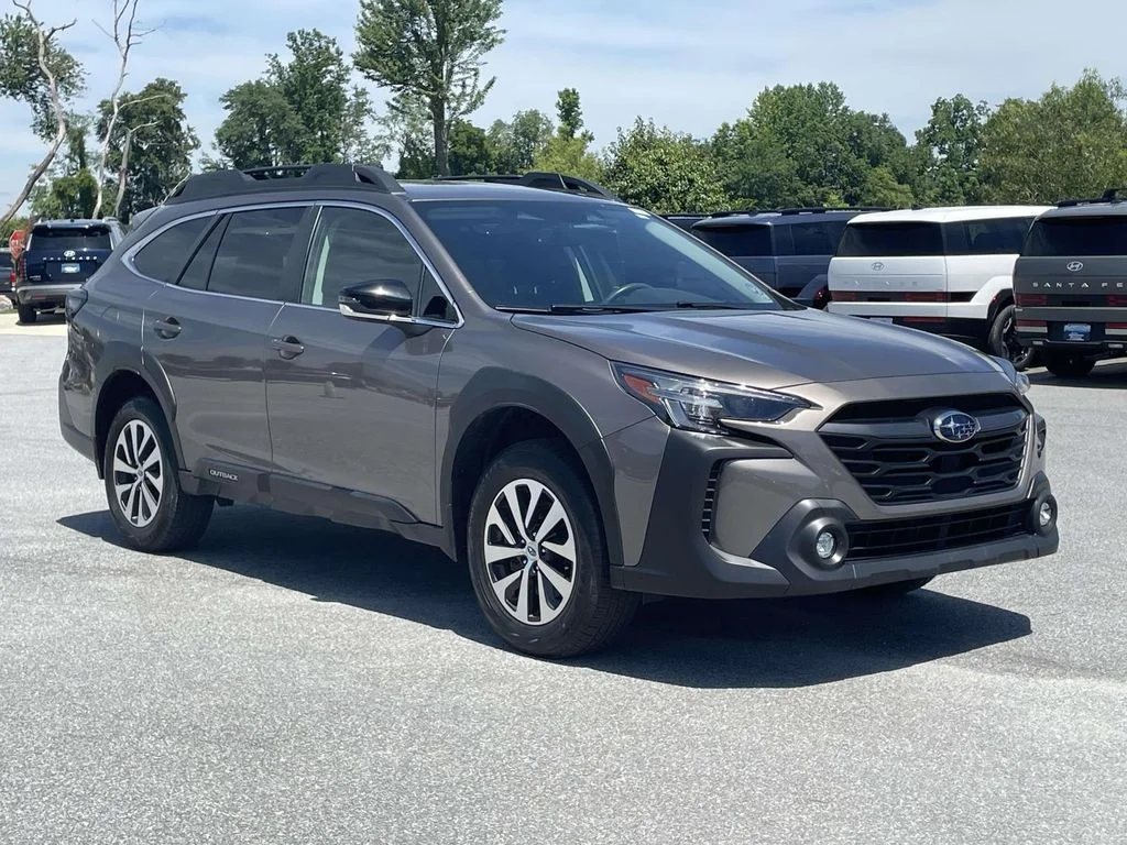 2024 Subaru Outback Premium's photo