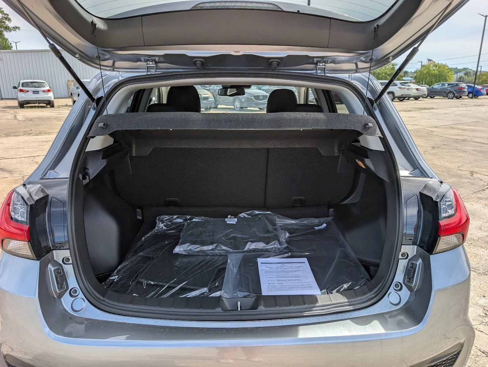 New 2027 Gray Mitsubishi 2.0 ES image 6