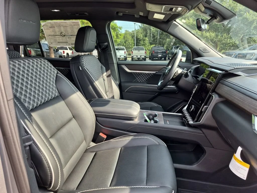 2026 GMC Acadia Denali - Photo 38