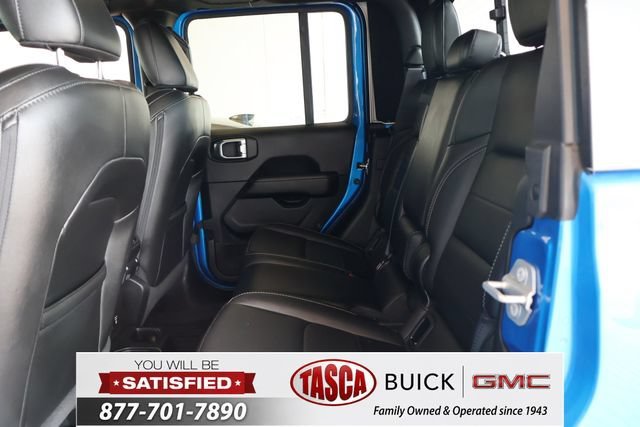 Used 2021  Jeep Overland image 15