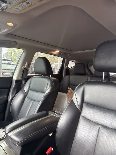 Used 2017 Black Nissan Platinum image 3