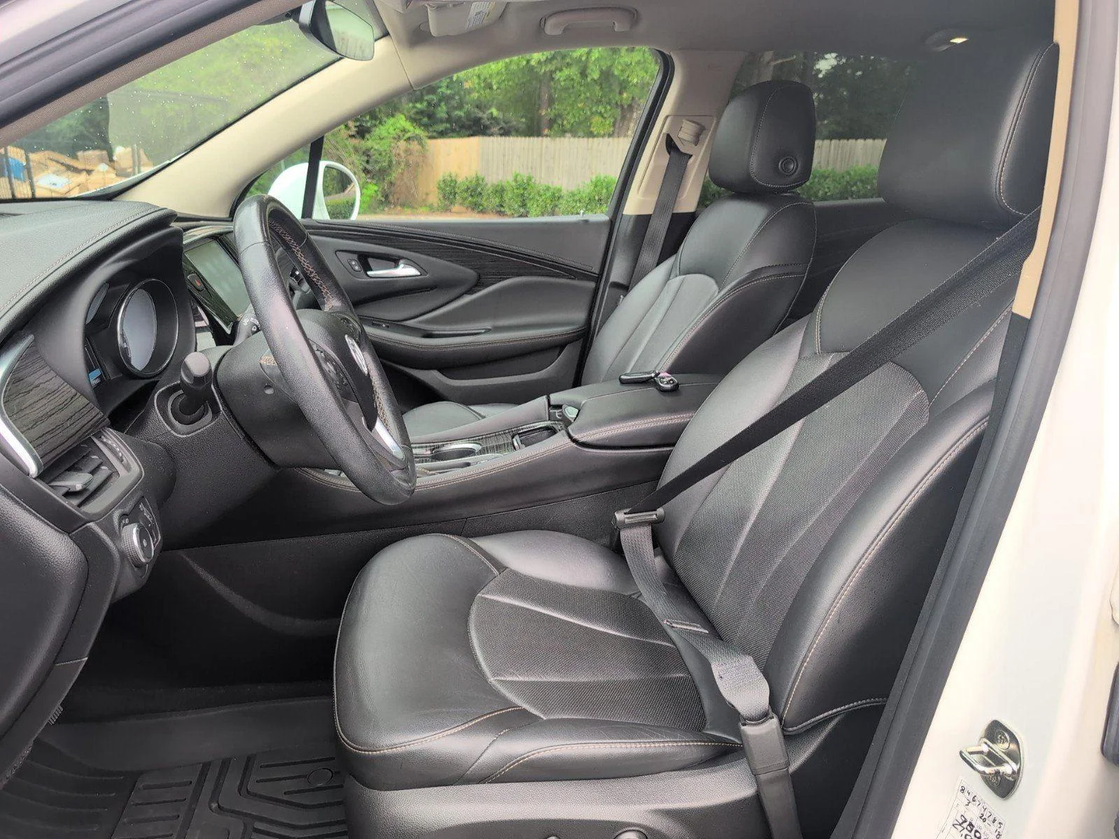 Used 2018 SUMMIT WHITE Buick Essence image 17