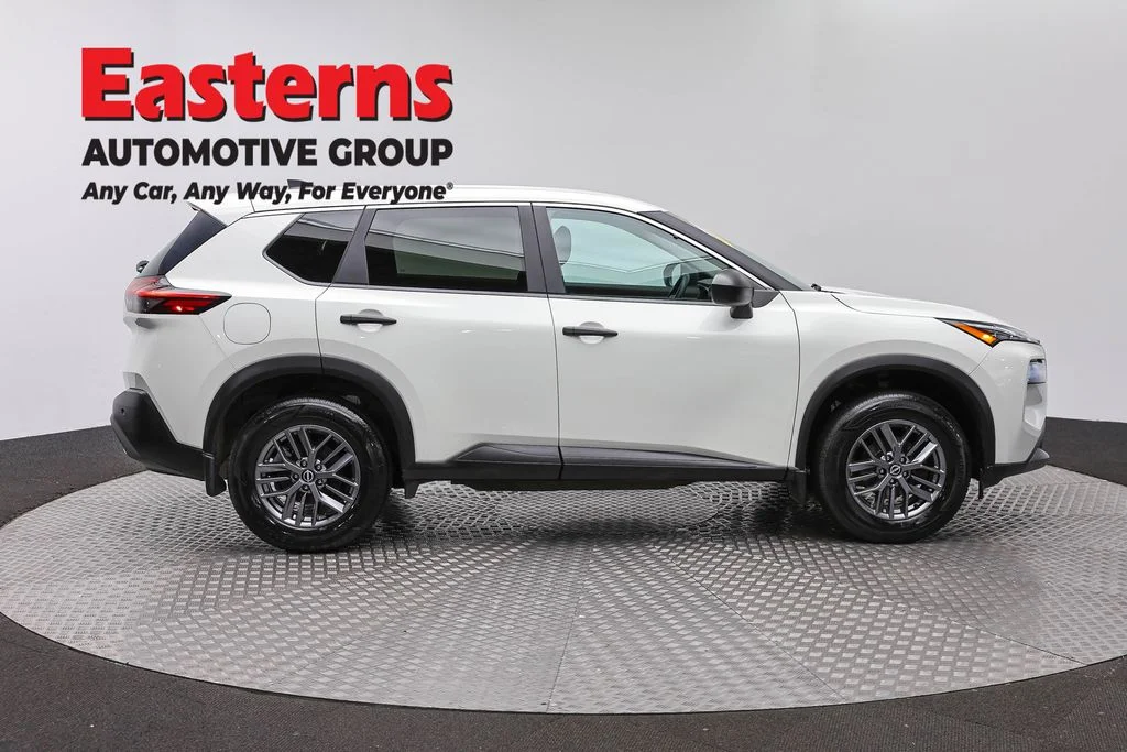 Used 2023 White Nissan S image 4