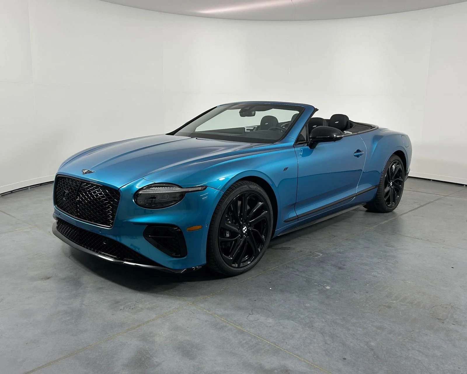 New 2026  Bentley V8 S image 7