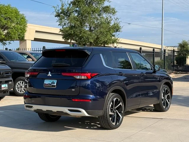Used 2024 Blue Mitsubishi SE image 4
