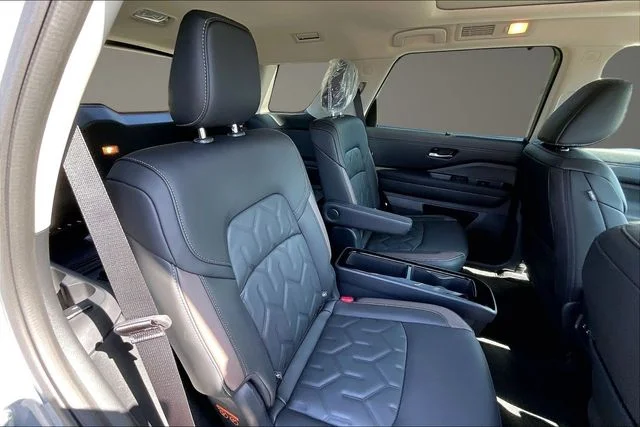 New 2026 Gray Nissan Platinum image 10