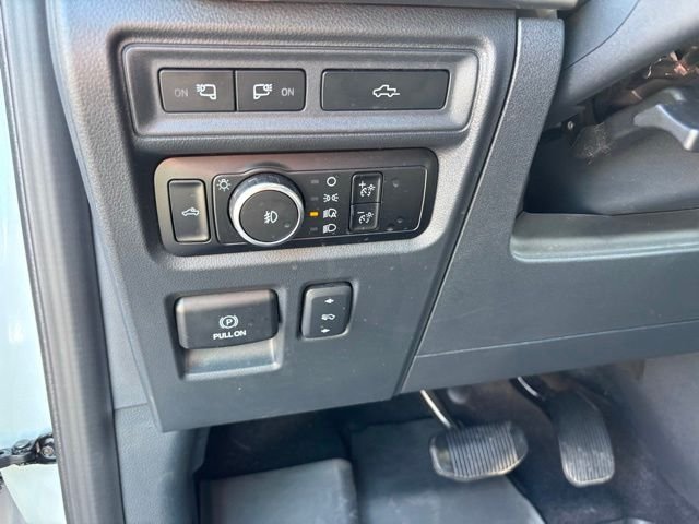 Used 2023 White Metallic Ford Lariat image 9