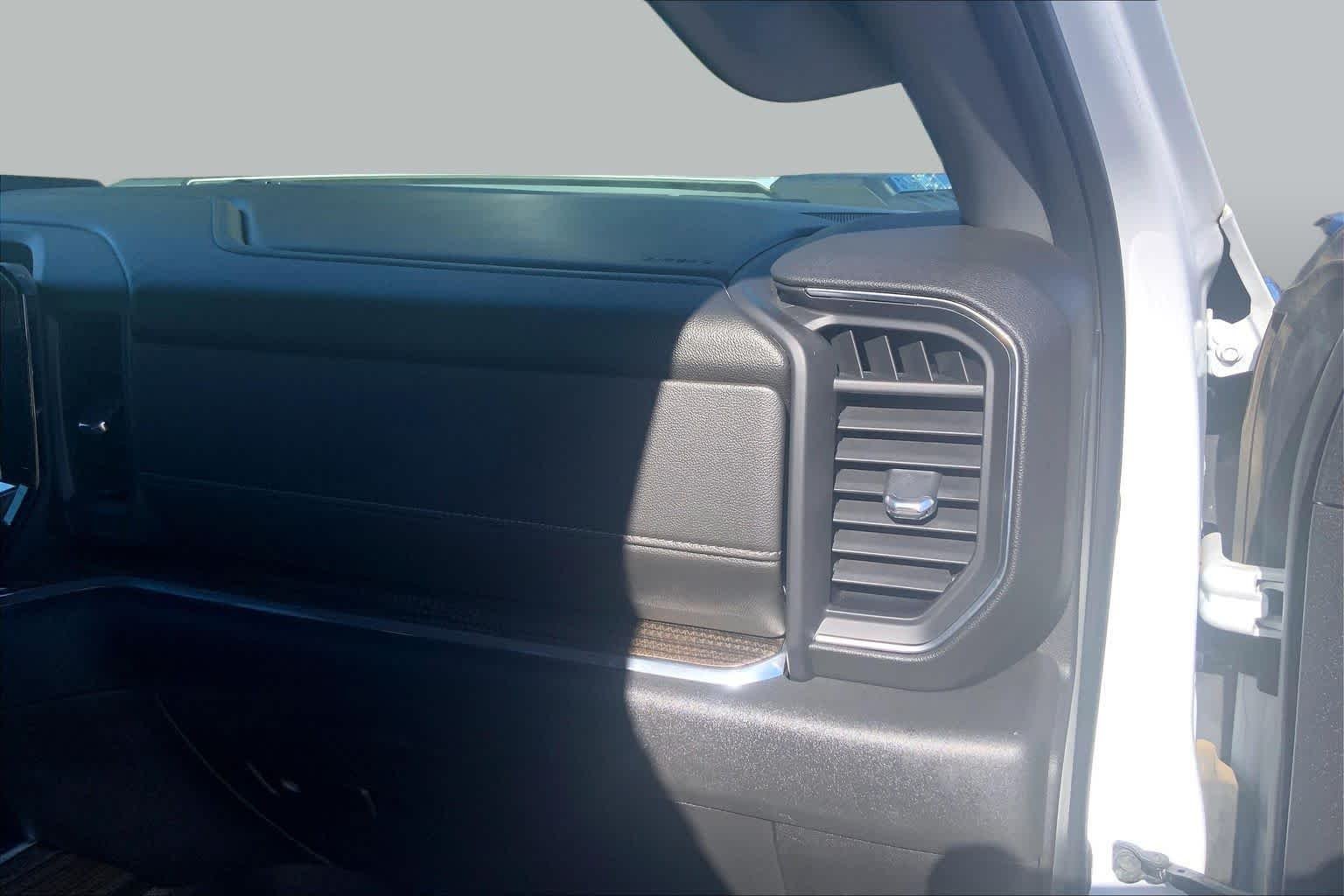 Used 2024 Summit White Chevrolet LT image 19