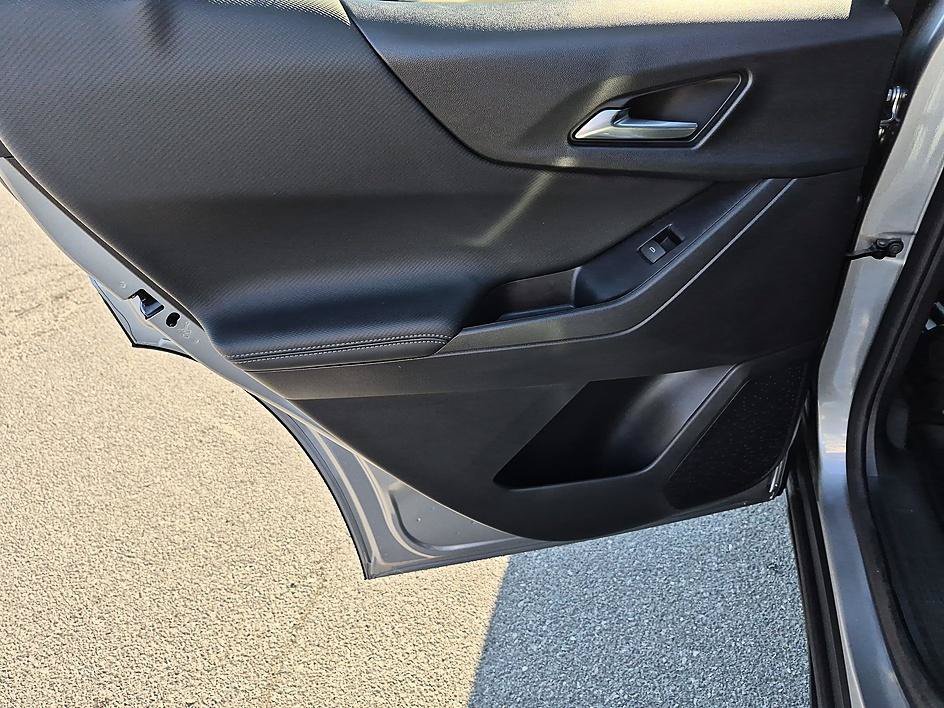 2027 Chevrolet Equinox LT - Photo 28
