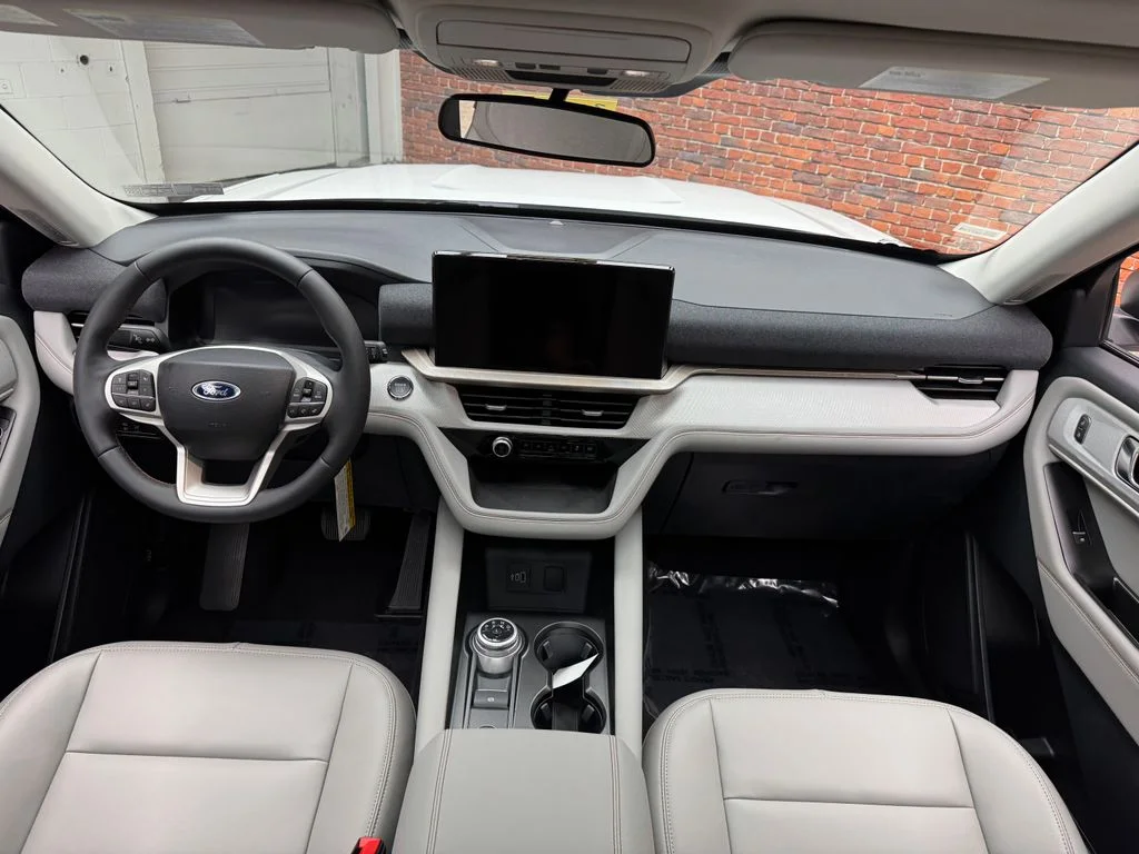 New 2026 Star White Metallic Tri-Coat Ford Active image 14