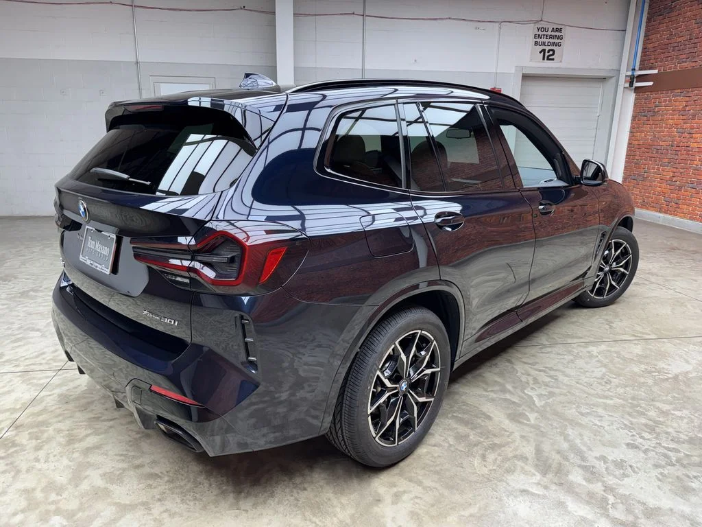 Used 2024 Black BMW xDrive30i image 6