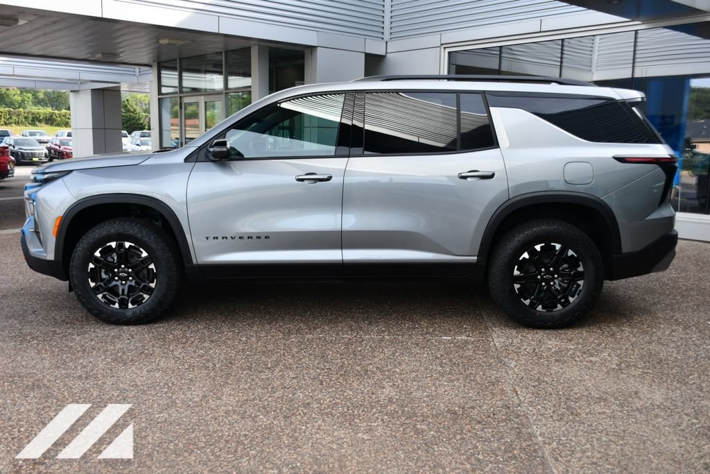 2027 Chevrolet Traverse Z71 - Photo 3