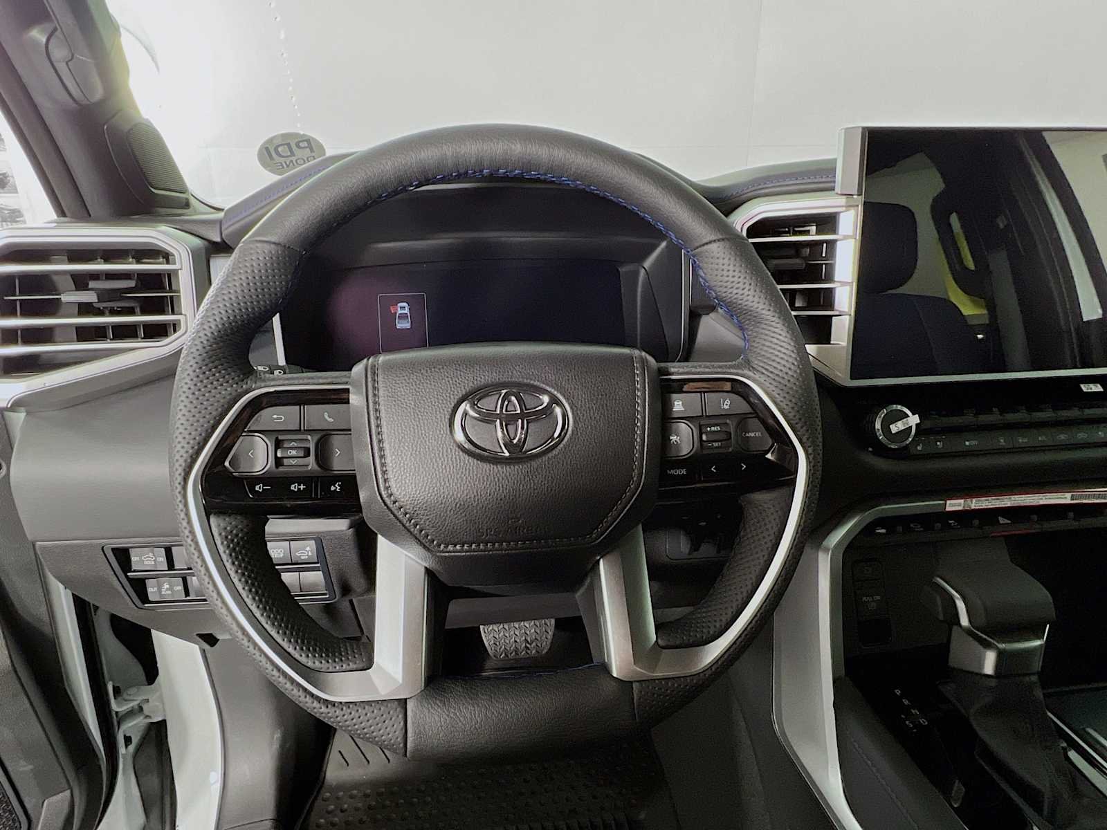 Used 2025 Wind Chill Pearl Toyota Platinum image 7