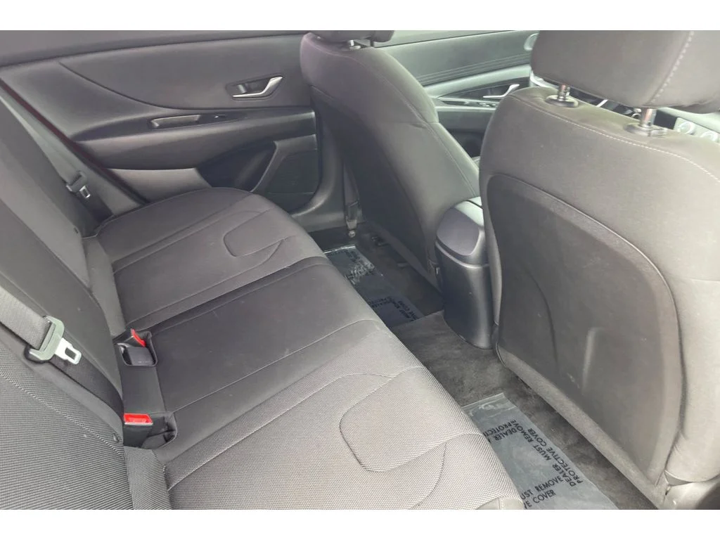 Used 2021 Calypso Red Hyundai SE image 17