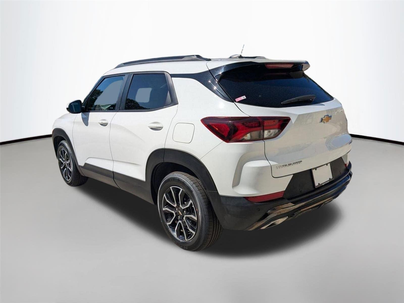 Used 2023 Summit White Chevrolet ACTIV image 7