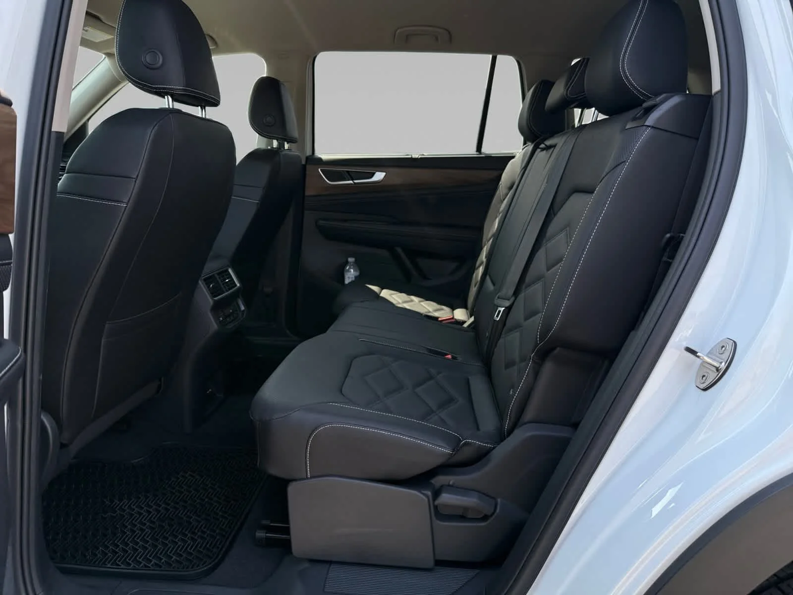 2026 Volkswagen Atlas SE w/Tech - Photo 22
