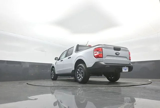 New 2026 Space White Metallic Ford XLT image 27