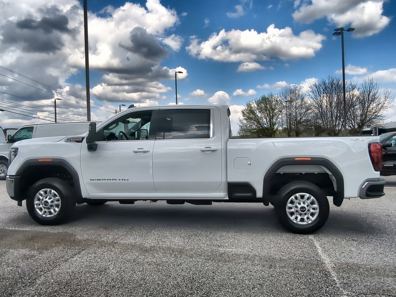 New 2026 Summit White GMC SLE image 5