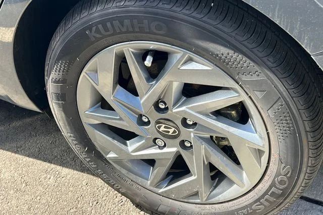 Used 2025 Gray Hyundai Blue image 4