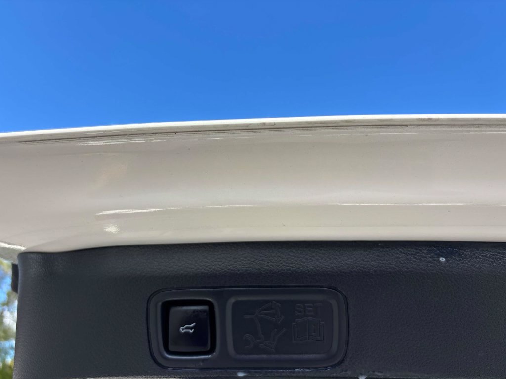 Used 2022 White Lincoln Reserve image 20