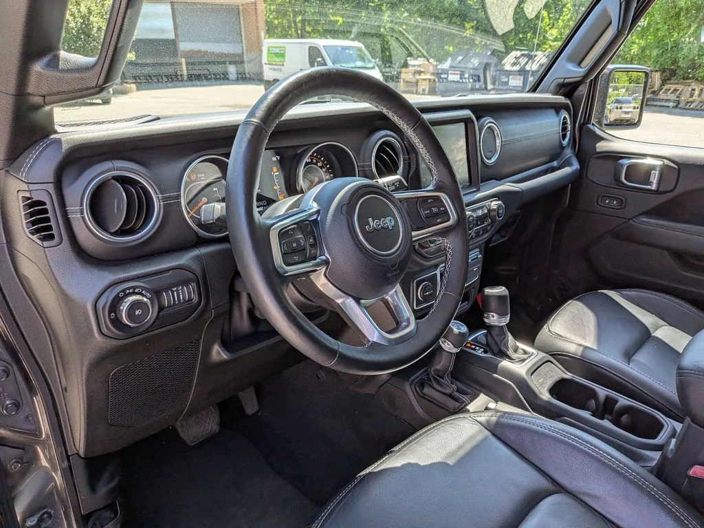 Used 2019 Gray Jeep Unlimited Sahara image 13