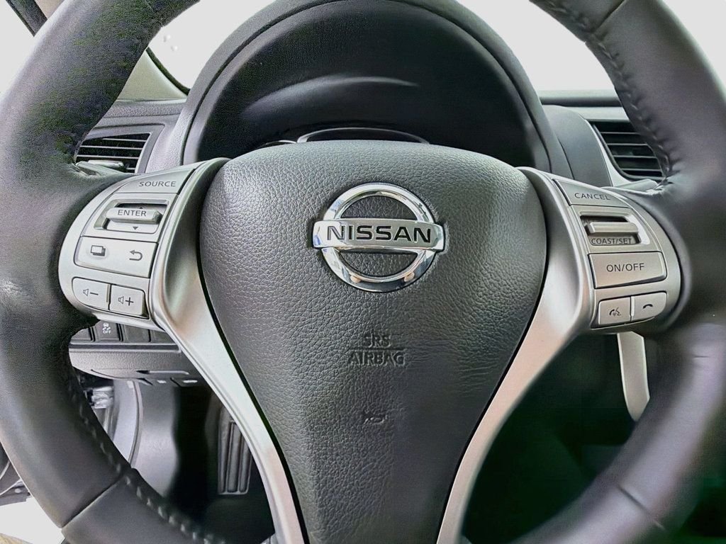 Used 2016 Gun Metallic Nissan 4dr Sedan I4 2.5 SV image 11