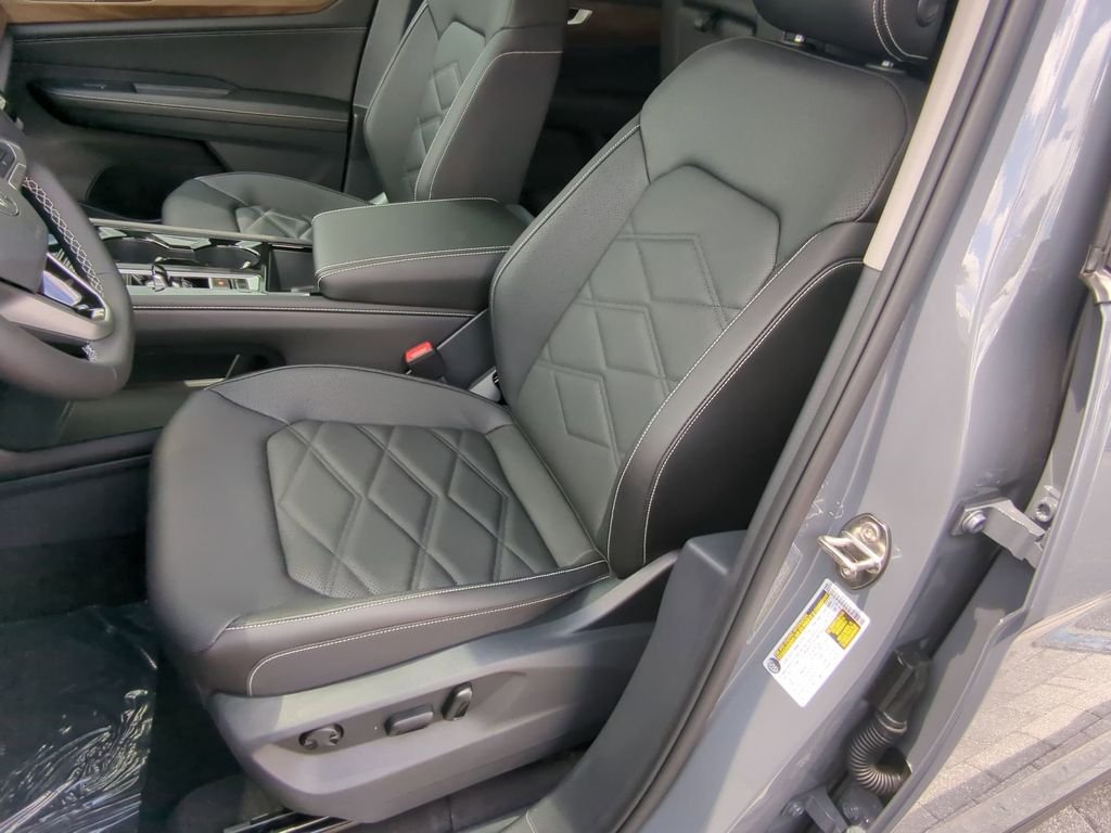 New 2026 Gray Volkswagen SE w/Technology image 22