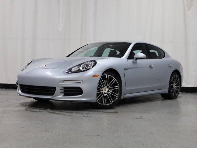 2016 Porsche Panamera Edition