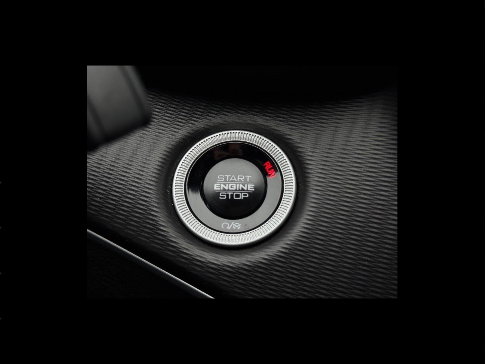 Used 2025 Diamond Black Crystal Pearlcoat Jeep Laredo X image 19