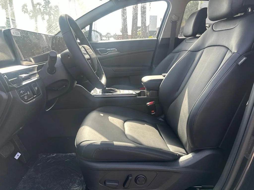 New 2026 Gray Kia EX image 10