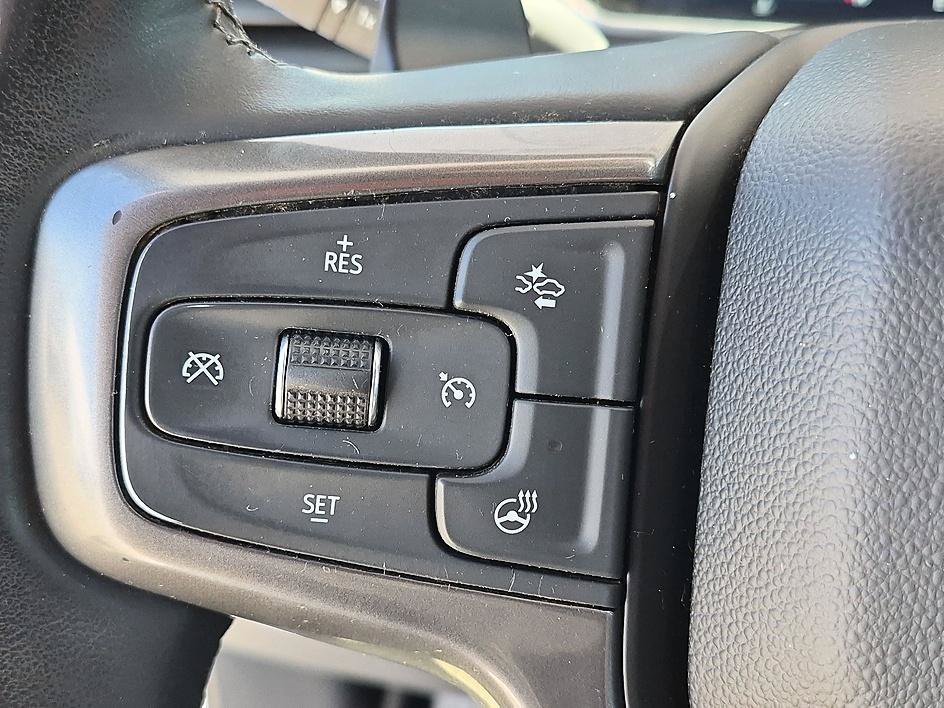 Used 2023 Iridescent Pearl Tricoat Chevrolet High Country image 17