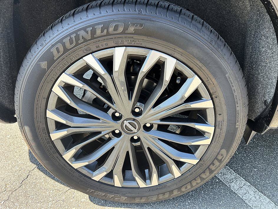 Used 2026 Super Black Nissan Platinum image 11