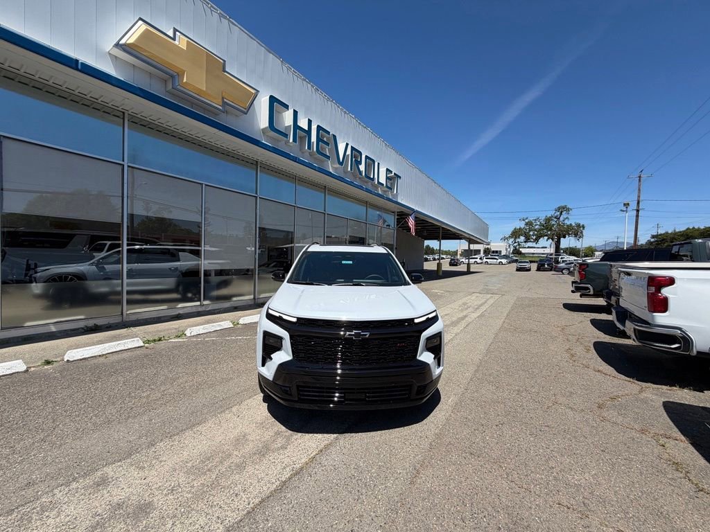 New 2026 Polar White Tricoat Chevrolet RS image 9