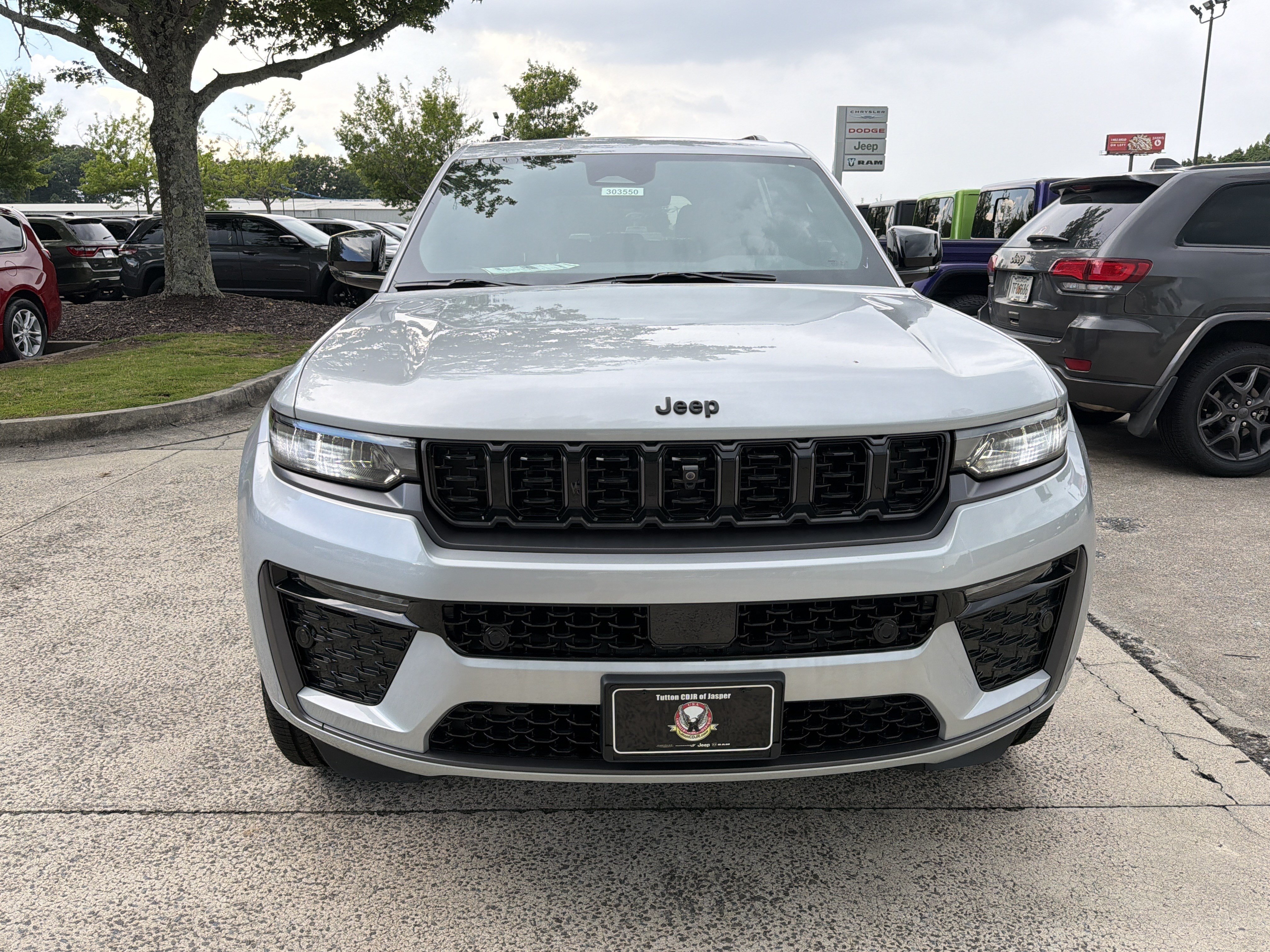 New 2026 Silver Zynith Jeep Limited Reserve image 2