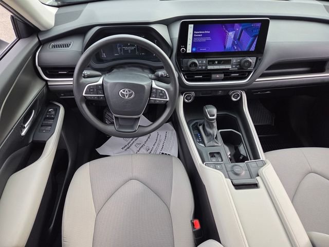 Used 2025 Silver Toyota LE image 9