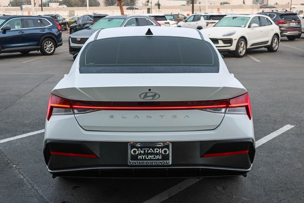 2024 Hyundai Elantra SEL - Photo 8