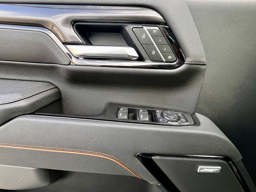 Used 2026 Sterling Metallic GMC AT4 image 19