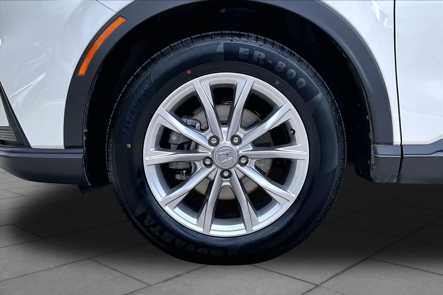 Used 2024 Platinum White Pearl Honda EX image 11