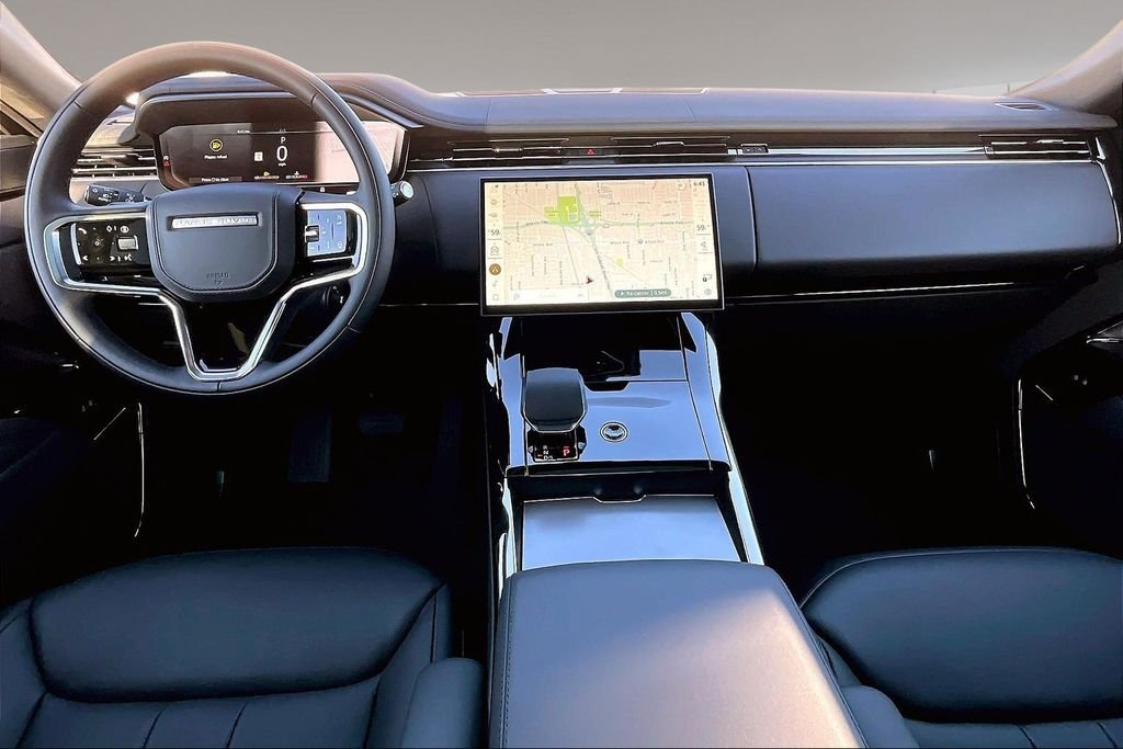 New 2026 SANTORINI BLACK Land Rover SE image 5